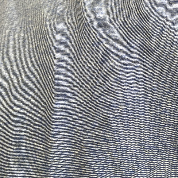 Red border and blue tank top - Picture 14 of 17